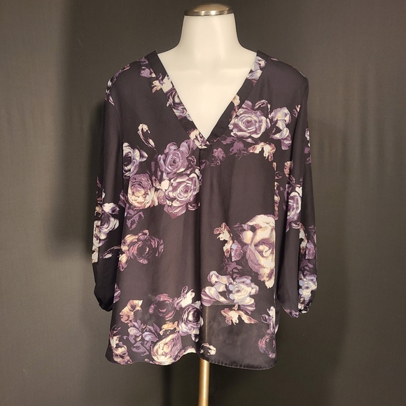 Violet & Claire Tops - Violet + Claire floral peasant blouse